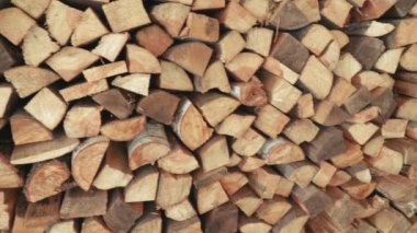 Kesilmiş odun yığını