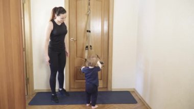 Çocuk TRX 'i annesiyle tuzağa düşürüyor.