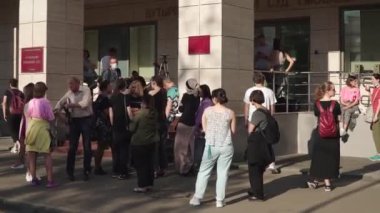 Khachaturian kız kardeşlere destek