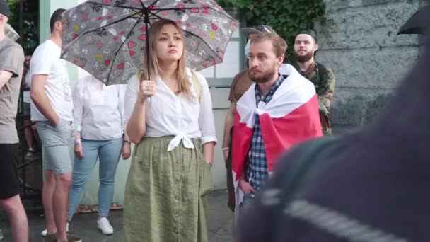 Митинг у посольства Республики Беларусь — стоковое видео