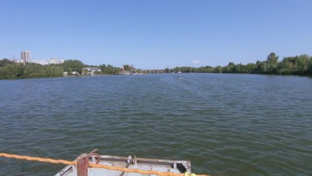 Pont de Pantone sur la rivière — Video