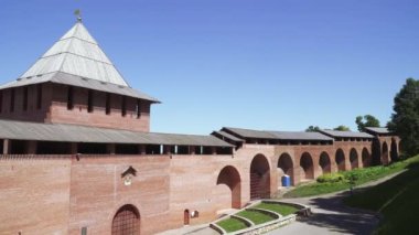 Novgorod Kremlin 'in duvarının görüntüsü