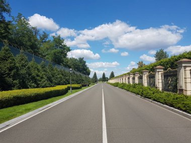 Yaz Mezhygirya doğal park Kiev Ukrayna