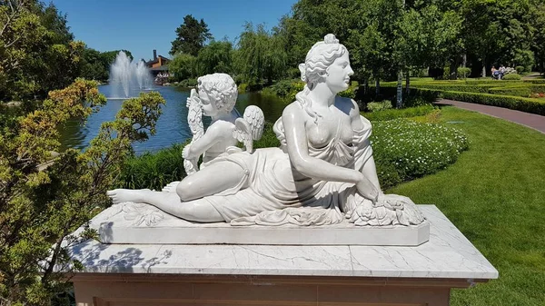 Sculptuur Mezhyhirya Park — Stockfoto