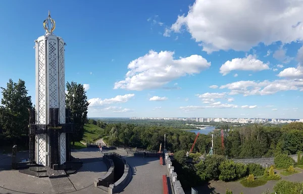 乌克兰基辅纪念碑大饥荒博物馆夏季 — 图库照片