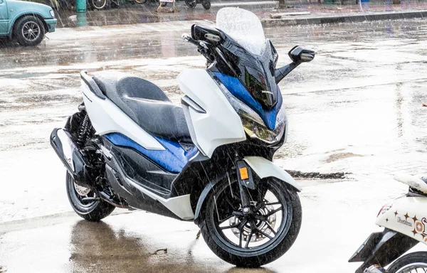 Bangkok Thaïlande Juillet 2018 Vue Latérale Parking Moto Honda Forza — Photo