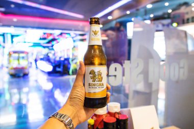 Bangkok, Tayland - 14 Nisan 2018: soğuk singh şişesi teslim