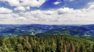 Silesian Beskids Polonya - Time Lapse Video 30 kare/sn Czantoria en yüksek dağlarından doğru görünümü