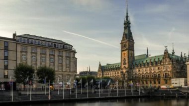 09 / 10 / 2019 - Hamburg / Almanya - Tarihi Belediye Binasına Bakış - Zaman aşımı Videosu
