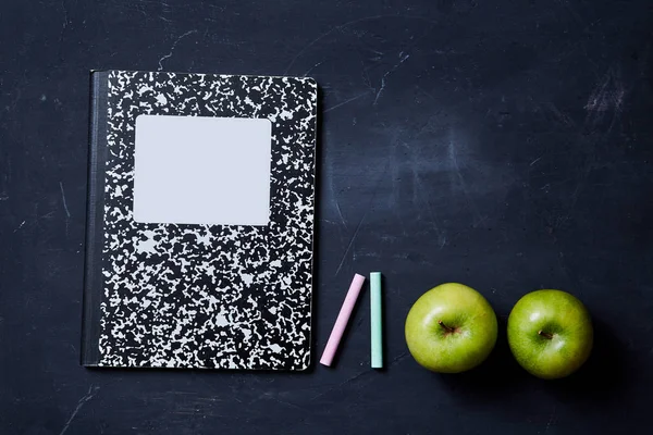 Tillbaka till skolan eller student-och utbildningskonceptet. Översta vyn. Platt — Stockfoto