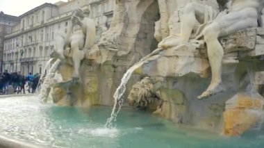 İtalya'nın Palermo gezi. Hisse senedi. Ünlü katedral kilise Santa Rosalia ve Santoliva İtalya Palermo, Sicilya Adası heykelleri.