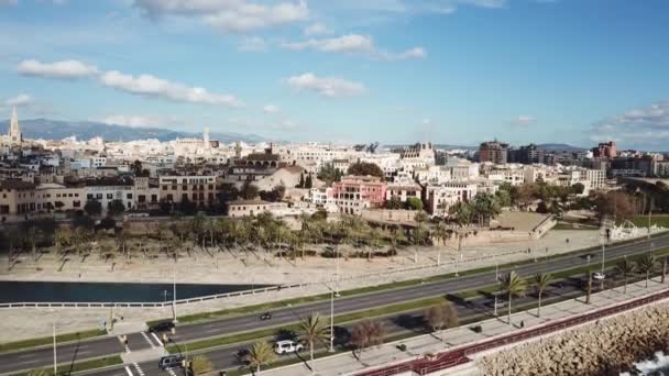 Top view of the road in the city near the sea. Stock. Beautiful view of the road on a Sunny summer day — Stock Video