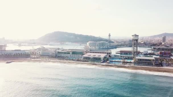 Vista superior da cidade da Flórida. Estoque. Vista superior da praia de areia na cidade — Vídeo de Stock