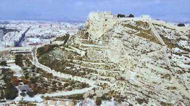 Dağ şehir zemin üzerine havadan görünümü Gözlemevi üzerinde. Bilimsel Gözlemevi mouintain üstünde. Hisse senedi.