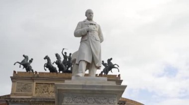 Anıt Avrupa'da Arc de Triomphe yakınında. Hisse senedi.