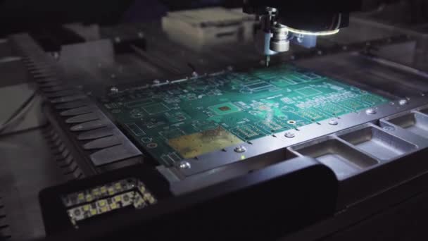 Usine de production de circuits imprimés. Processus technologique. Usine de production de micropuces. Production de panneaux électriques à l'usine 