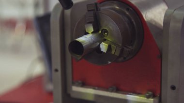 Robot kaynak işlemi Atölyesi'nde. Ağır sanayi yüksek hassas Modern araç. Otomatik iş. Teknoloji ve Sanayi kavramı