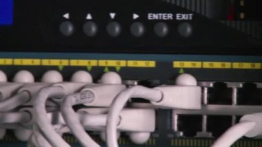 Elektrik tesisatı ile teller ve sensörler yakın çekim. Sahne. Güç aygıtı