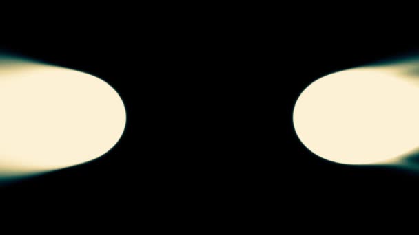 Animation du phare de voiture sur fond noir. Les phares s'allument dans l'obscurité. Silhouette de voiture avec phares sur fond noir. Phares de voiture rayon isolé . — Video
