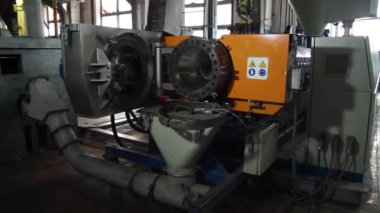 Yakın sanayi petrol rafineri tesisi formu Sanayi Bölgesi manzaraya. Sahne. Boru üretimi ve fabrika
