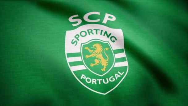 EUA - NOVA IORQUE, 12 de agosto de 2018: A bandeira do Sporting Portugal está acenando. Bandeira acenando com o logotipo do clube de futebol Sporting Portugal. Imagens editoriais — Vídeo de Stock