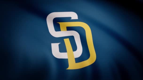 USA - New York, 12 augusti 2018: viftande flagga med San Diego Padres professionellt team logo. Närbild av viftande flagga med Baseball San Diego Padres club logotyp, sömlös loop. Redaktionellt material — Stockvideo