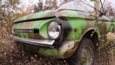 Oldtimer Far yakın çekim. Vurdu. Kapat - yukarıya-in eski Sovyet araba far. Eski arabanı çarptım. Distopya kavramını