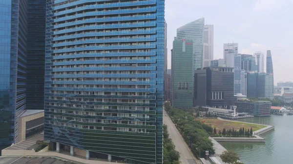 Vue aérienne du singapore en bas de la ville. Fusillade. Vue de dessus des gratte-ciel de Singapour — Photo