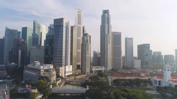 市街地シンガポールの眺め.ショット。シンガポールの高層ビルの上から見る — ストック写真