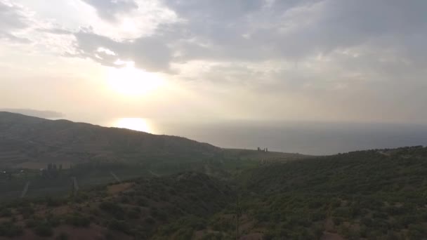 Vue aérienne sur Taïwan avec la côte de la mer et le coucher du soleil. Fusillade. Vue aérienne du lac de lune de soleil, Taiwan — Video