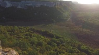 Amerika Birleşik Devletleri herhangi bir yerinde günbatımı arka plan ile havadan görünümü üzerinde dağ manzarası. Atış