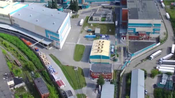 Ovanifrån av industriellt område med komplexa fabrik med lagerställen. Footage. Öppet område för färdiga produkter. Industriella koncept — Stockvideo