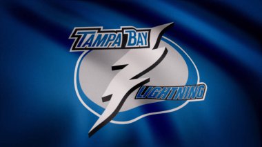 ABD - New York, 12 Ağustos 2018: Tampa Bay Lightning Nhl hokey takımı logolu bayrak sallıyor. Tampa Bay Lightning Nhl hokey takımı logosu, sorunsuz döngü ile bayrak sallayarak yakın çekim. Editoryal görüntüleri