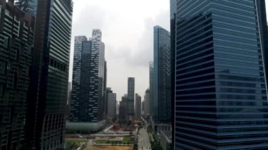 Singapur - 25 Eylül 2018: Modern iş binalar üzerinde havadan görünümü. İş merkezi şehir gökdelen görünümü oluşturma. Merkezinde modern gökdelenler
