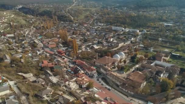 Vue de dessus de la belle ville au début de l'automne. Fusillade. Paysage urbain 