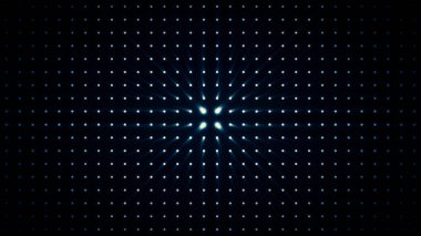 Parlak mavi yanıp sönen ve daha büyük veya daha küçük daire şeklinde büyüyen projektörler. Siyah arka plan ile küçük ve büyük bir daire değişen animasyon