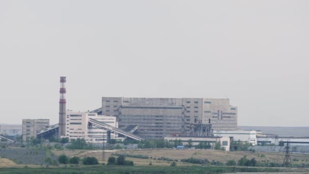 Panorama de la planta de cemento. Planta de cemento grande. La producción de cemento a escala industrial en la fábrica . — Vídeo de stock