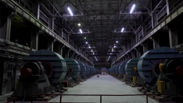 Auxiliary Cooling. Industrial Fan Factory a ventilation and heating. Supply cooling water at the required pressure, temperature and capacity for the gas turbine and steam turbine lubricating oil — Stock Footage Auxiliary Cooling. Industrial Fan Factory a ventilation and heating. Supply cooling water at the required pressure, temperature and capacity for the gas turbine and steam turbine lubricating oil Video Clip