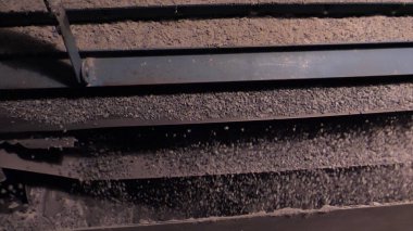 Seçimi ve ezilmiş moloz ve taş kırma. Elek, madencilik işletmeleri prensibi otomatik makineli ezilmiş taş işleme üzerinde çalışır