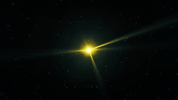 Анотація яскравого проектора світла, що обертається з періодичністю з пиловими частинками навколо. Жовтий прожектор повільно обертається з багатьма маленькими цятками . — стокове відео