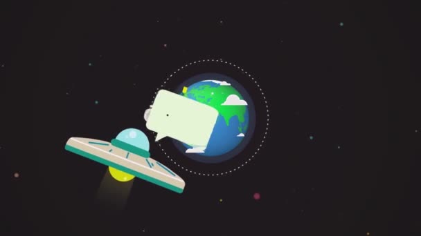 Voando UFO com um lugar para mensagem no globo terrestre no fundo do espaço sideral, animação de desenhos animados. Veículo voador desconhecido com um alienígena no espaço perto do planeta Terra . — Vídeo de Stock