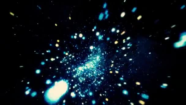 Reculez rapidement dans l'espace stellaire. Retour à travers le bleu, étoiles brillantes dans le cosmos noir .