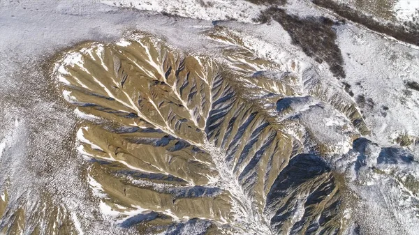 Υπέροχη θέα από τα βουνά των Άνδεων. Αεροφωτογραφία - Άνδεις βουνά, ουρανό και άσπρα σύννεφα — Φωτογραφία Αρχείου