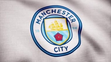 Saydam arka plan üzerinde Manchester City Football Club bayrak sallıyor. Manchester City Football Club futbol kulübü logosu, sorunsuz döngü ile bayrak sallayarak yakın çekim. Editoryal animasyon