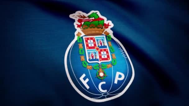 Vlajka FC Porto je mávat na průhledném pozadí. Detail mávat vlajkou s Fc Porto football club logo, bezešvé smyčka. Redakční animace — Stock video