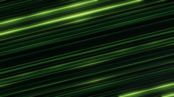Beeindruckende gerade grüne Linien, die auf dem schwarzen Hintergrund leuchten und eine rotierende, nahtlose Schleife bilden. flimmernde Strahlen, die sich endlos drehen. — Stockvideo