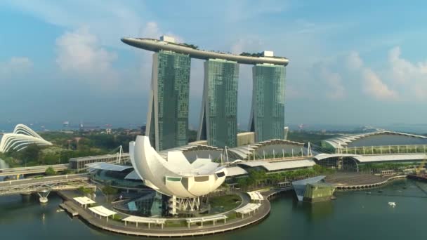 Marina Bay Sands Singapur hava görünümünü. Vurdu. Singapur şehir manzarası ile Marina Bay Sands, havadan görünümü — Stok video