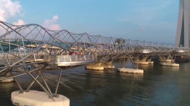 Singapur şehir manzarası. Vurdu. Marina Körfezi ve brige havadan görünümü