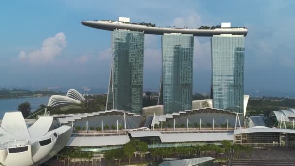 Marina Bay Sands Singapur hava görünümünü. Vurdu. Singapur şehir manzarası ile Marina Bay Sands, havadan görünümü — Stok video