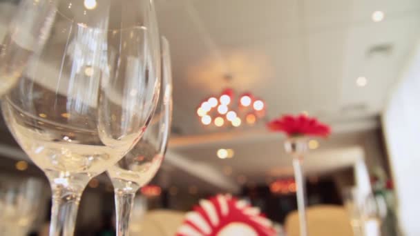 Close-up of glass at a wedding reception. Scene. Wedding table — Stock Video